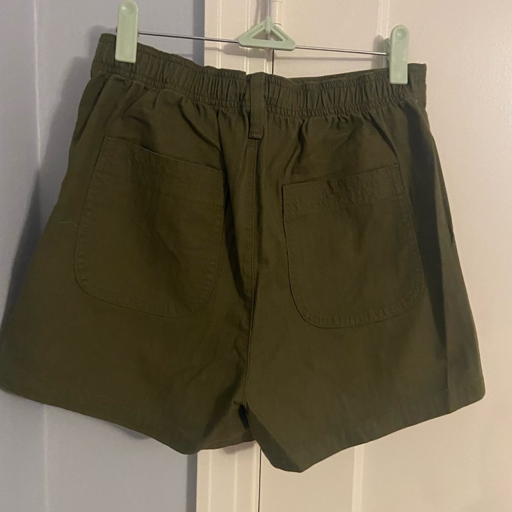 Madewell. army green shorts. XS